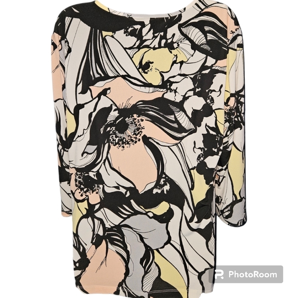 Dana Buchman Abstract Printed 3/4 Length Sleeve Top - Picture 2 of 3